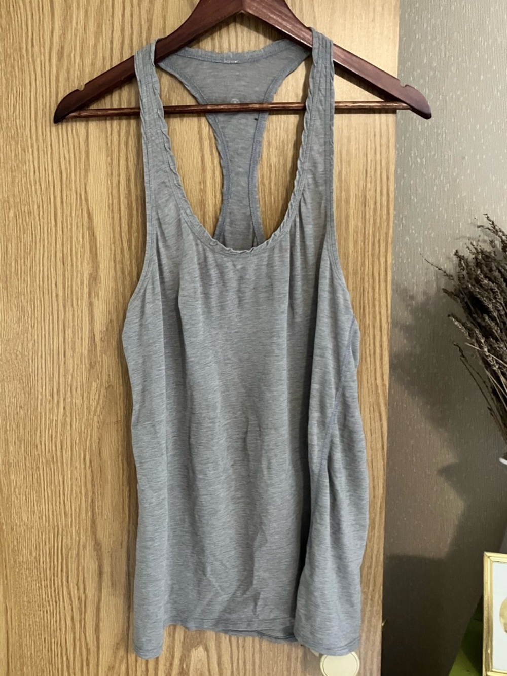 🍋lululemon athletica - Women’s Gray Racerback Tank Top